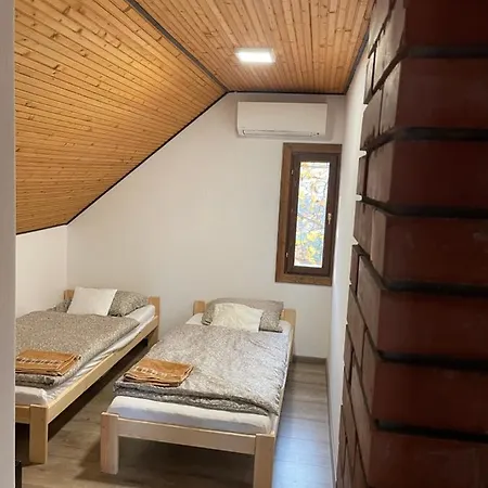 Perenyi Pince Es Vendeghaz Apartment *