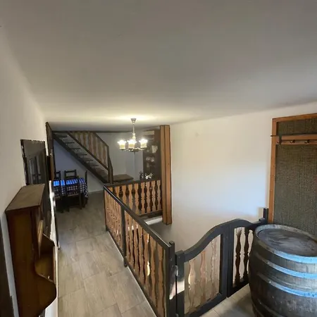 Apartment Perenyi Pince Es Vendeghaz