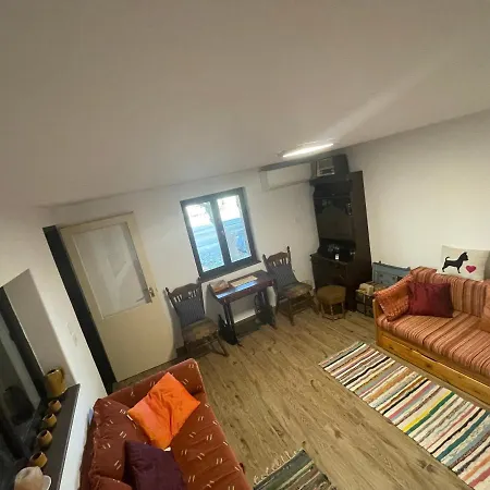 Apartment Perenyi Pince Es Vendeghaz *