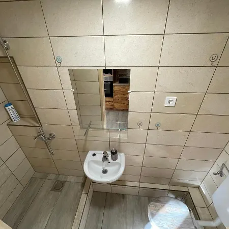 Perenyi Pince Es Vendeghaz Apartment